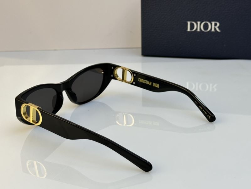 CHRISTIAN DIOR